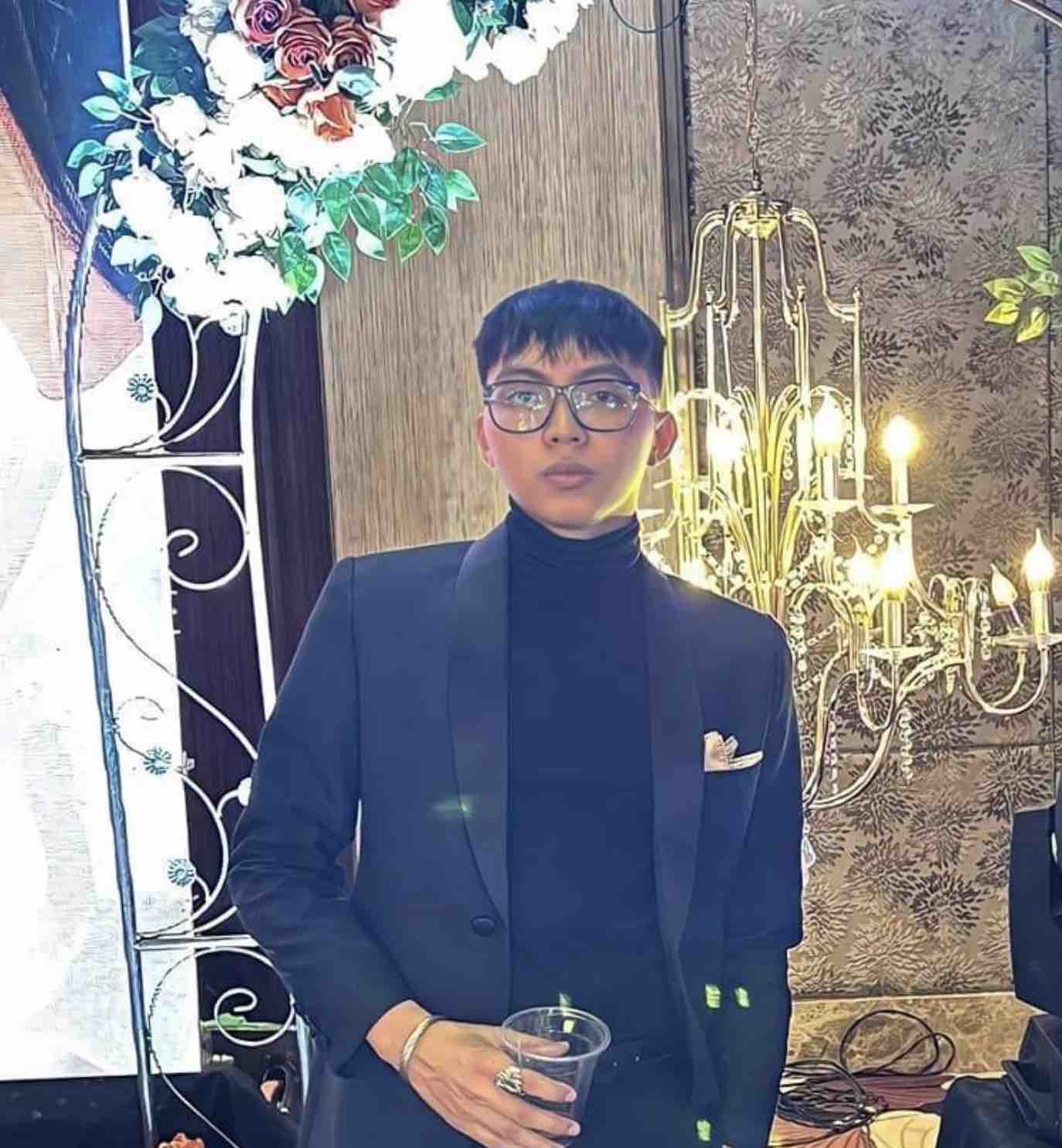 🇵🇭<br>Louis Cambronero